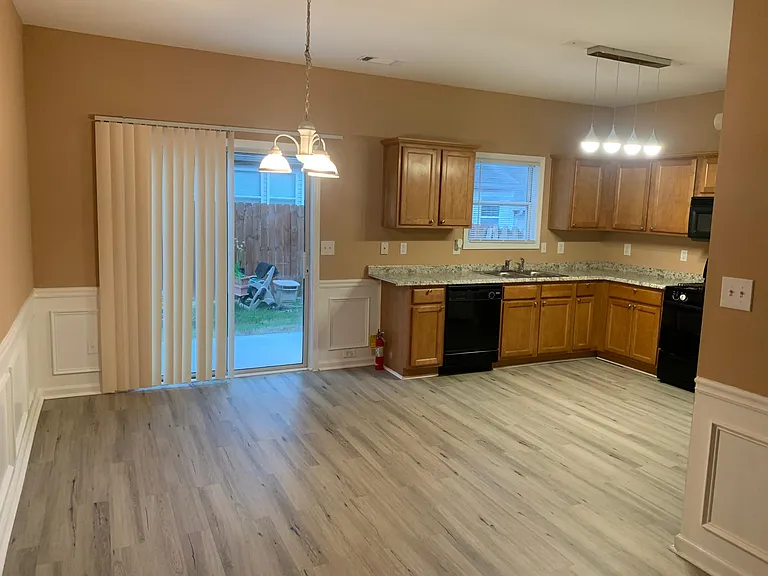2179 Executive Dr — Photo 6