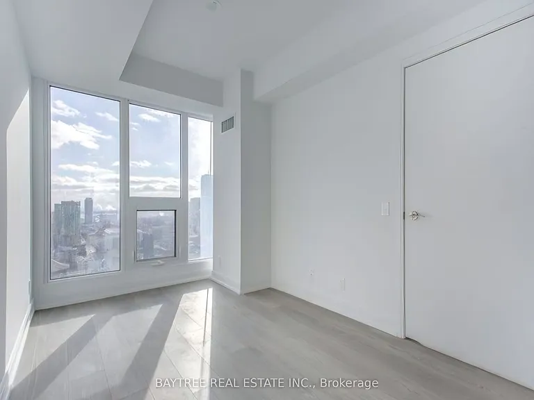 181 Dundas St E #4808 — Photo 4