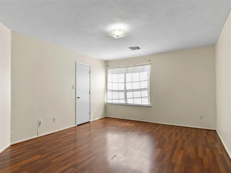 5815 Clerkenwell Dr — Photo 15