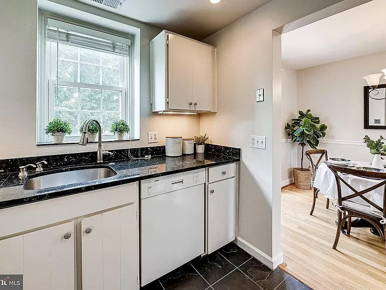 3044 S Buchanan St #C2 — Photo 9