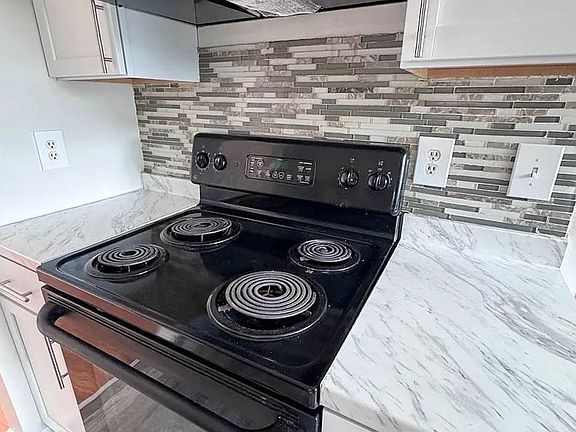 3rd image of 678 Savin Ave APT 2D