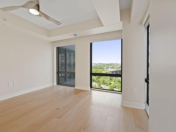 5th image of 1111 19th St N APT 1602