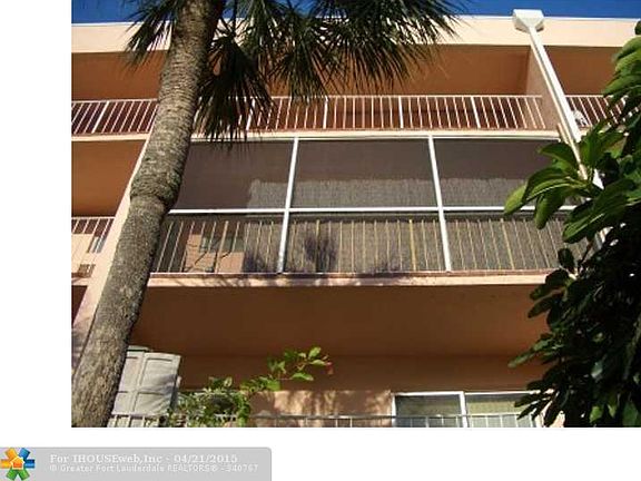 3rd image of 1407 NE 56th St APT 304