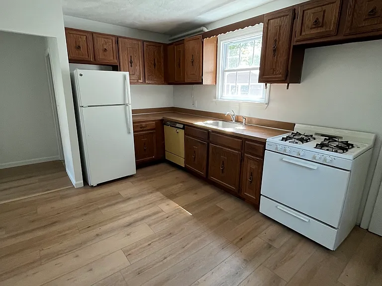 22 Central Ave — Photo 3