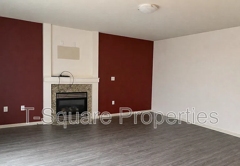 7506 18th St SE — Photo 2