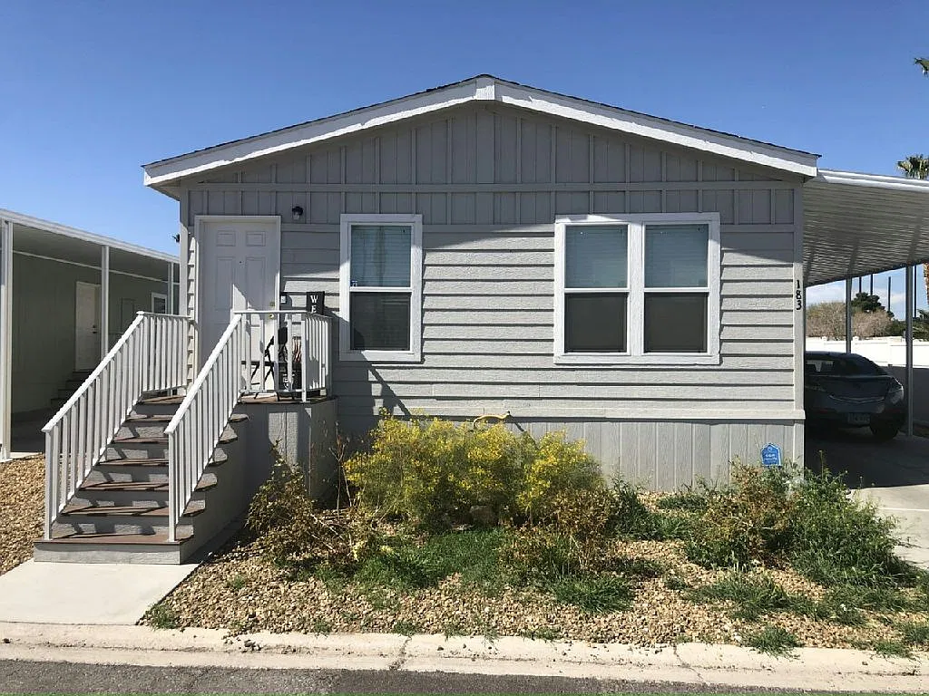 3 bed, 2.0 bath, 1119 sqft, $1,832 — Photo 3