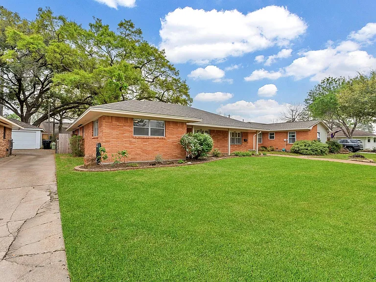 6327 Wynnwood Ln — Photo 21