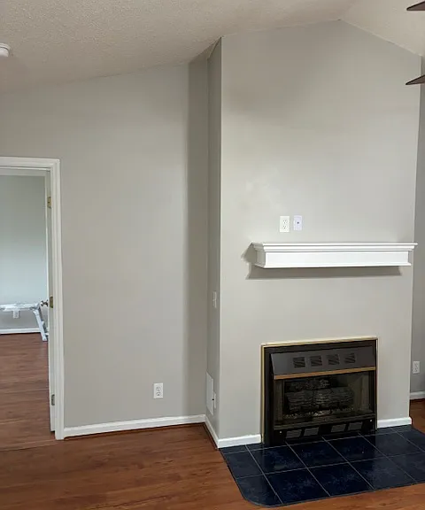 2928 Mulberry Ln #E — Photo 2