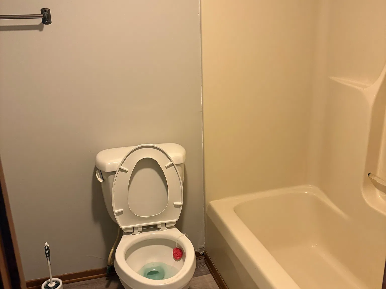 2 bed, 1200 sqft, $1,050 — Photo 4
