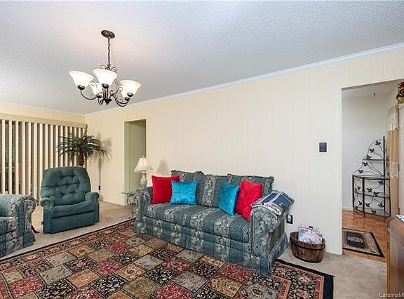 3rd image of 604 Ottawa Dr