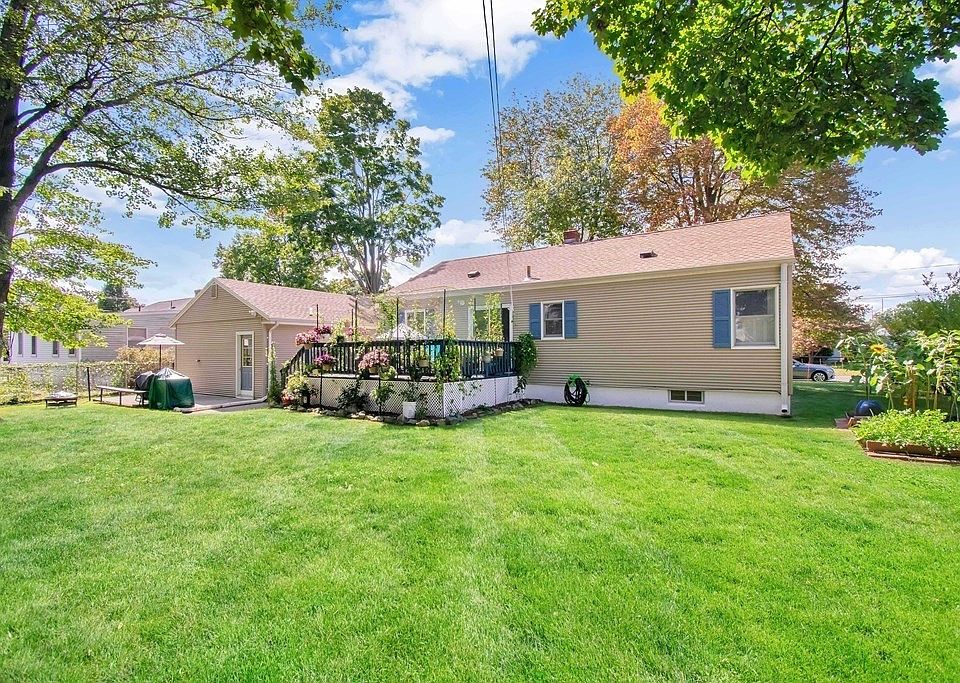 134 Woodcrest Cir, Chicopee, MA 01020 Zillow