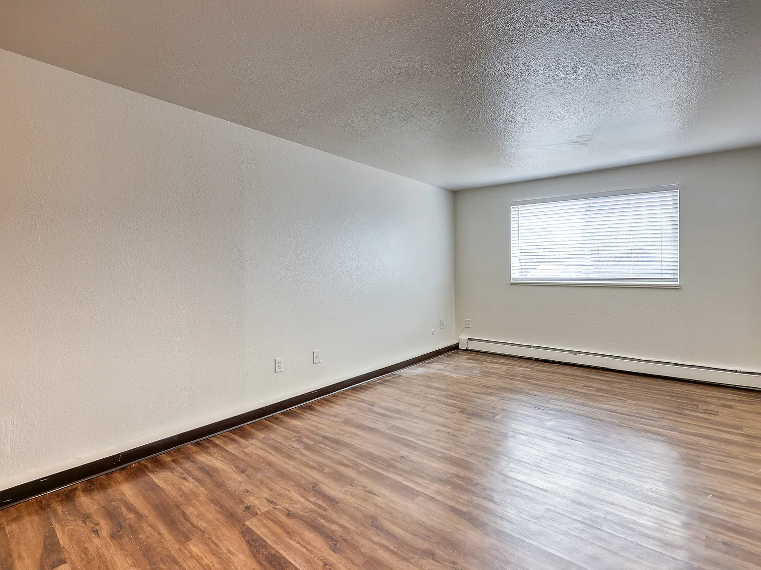 Fairway Valley Apartments — Photo 3