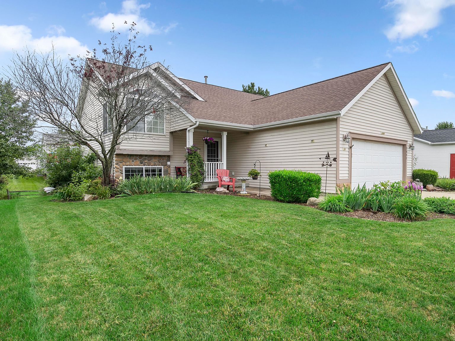 3045 Burritt St NW, Grand Rapids, MI 49504 Zillow