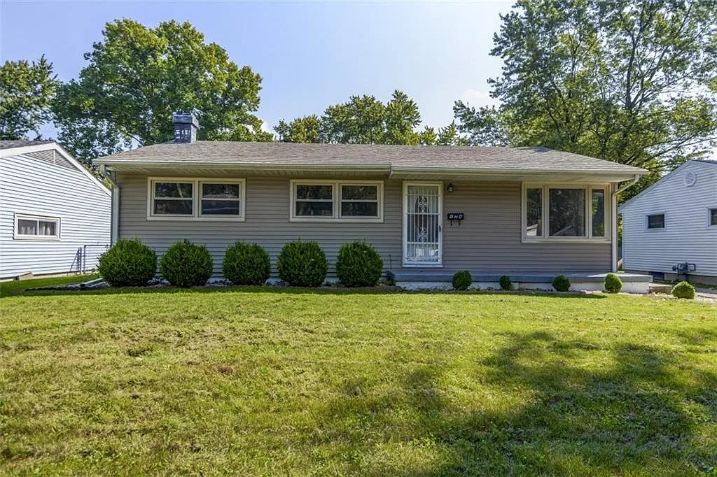 124 Wisconsin Dr photo 1