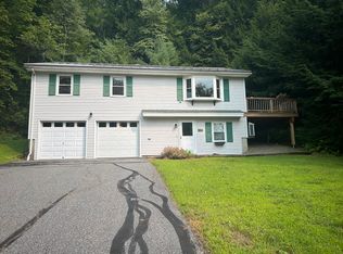 427 Memorial Dr, Winthrop, ME 04364