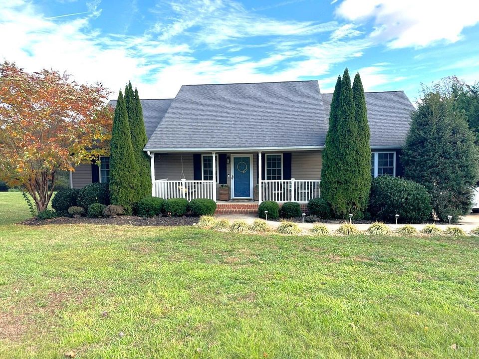 1st image of 207 Shannon Forest Dr