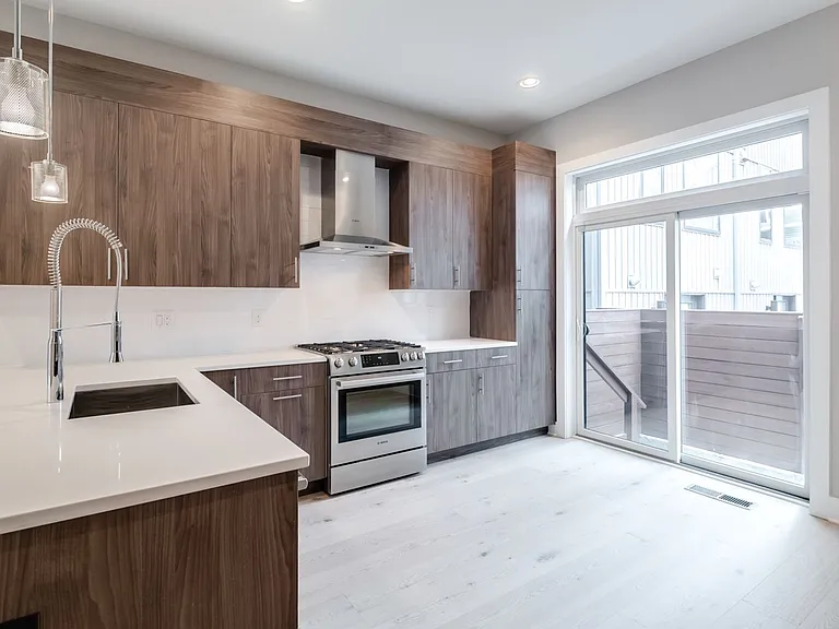 326 Fairmount Ave — Photo 5