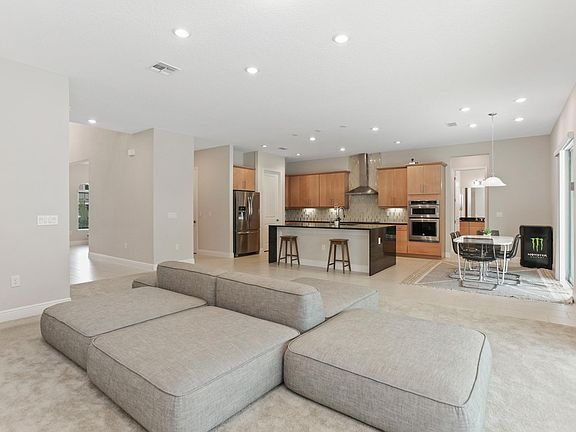 4th image of 8235 Ludington Cir