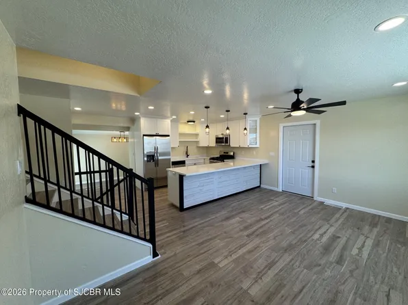1209 Camina Hermosa, Farmington, NM 87401