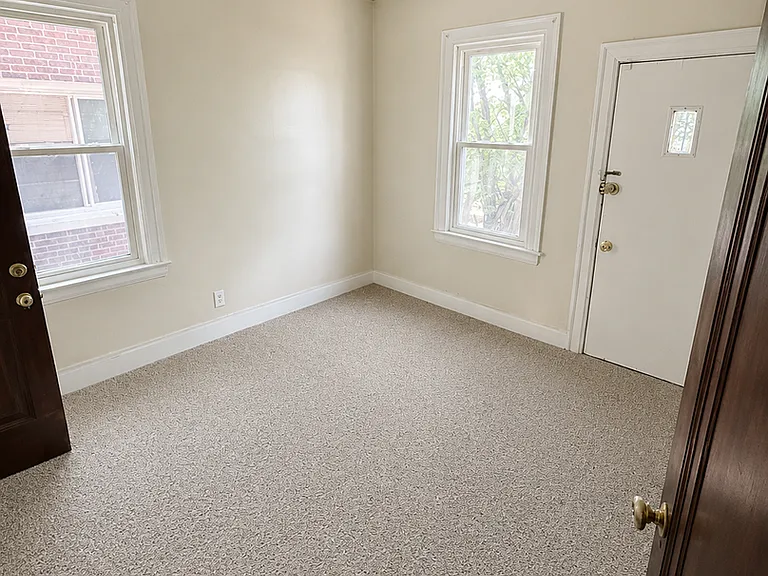 2669 Glendale St — Photo 7