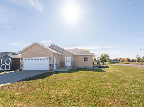 700 9th St NE, Perham, MN 56573