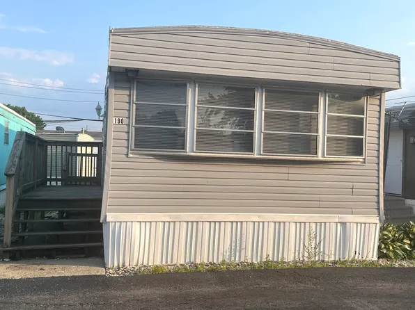 9001 S Cicero Ave Trailer 190, Oak Lawn, IL 60453