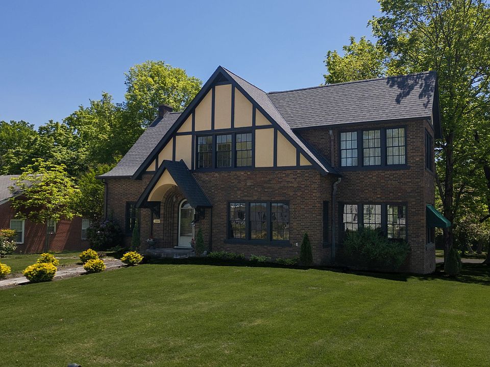 1st image of 1007 Poplar St