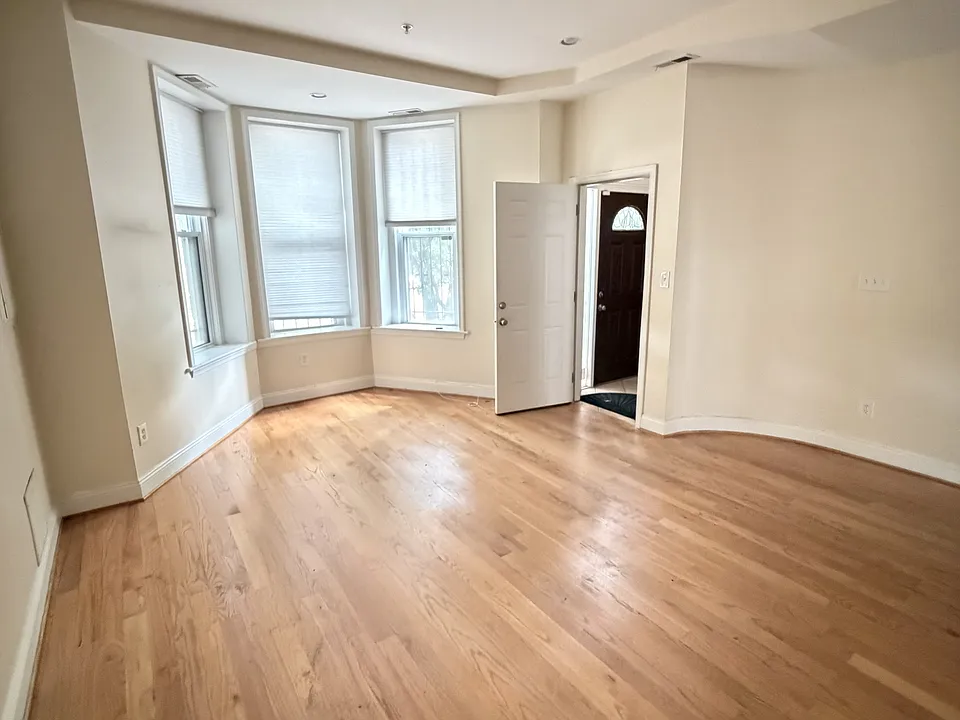 405 P St NW #2