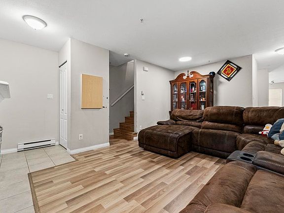 4th image of 5625 Senlac St #203