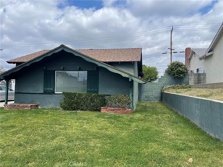 2240 Electra Ave — Photo 1