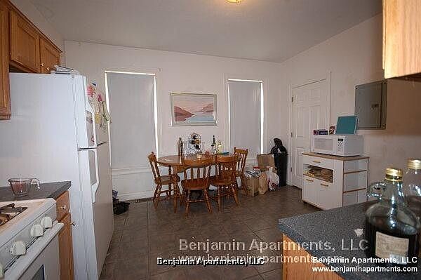 2nd image of 27A Pratt St Unit 27-01