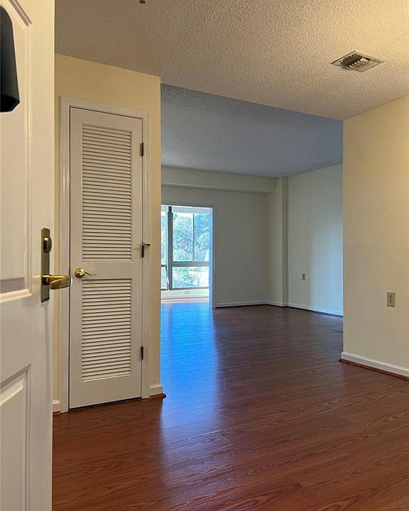 1st image of 1800 Clairmont Lake #711