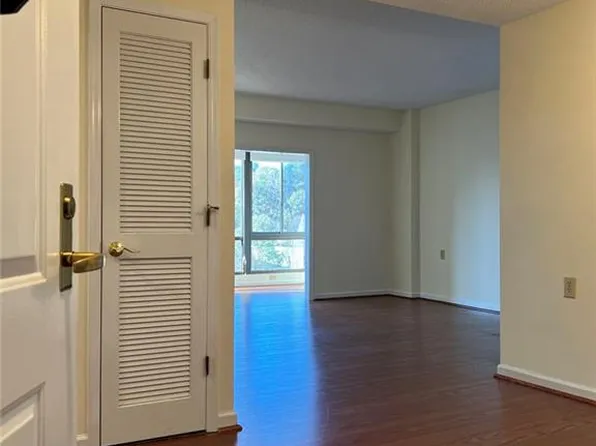 1800 Clairmont Lake #711, Decatur, GA 30033