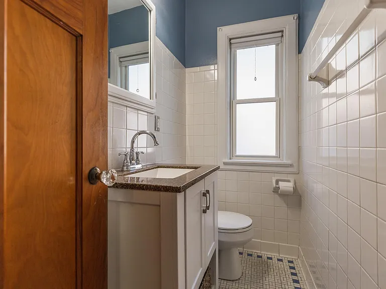 2131 S 81st St — Photo 11