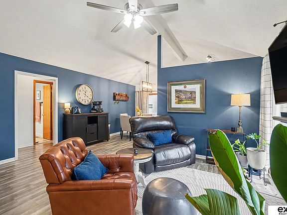 5th image of 6733 S 153rd Cir