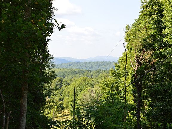 3rd image of 99 Pine Mountain Dr