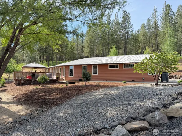 32765 Rays Place N, Davenport, WA 99122
