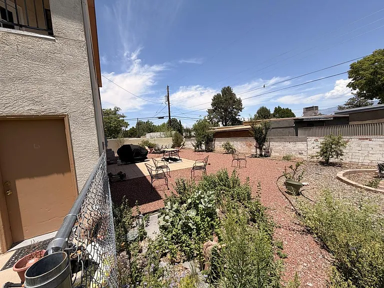 700 Solano Dr SE — Photo 23