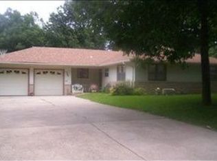 720 SW Crest Dr, Topeka, KS 66606