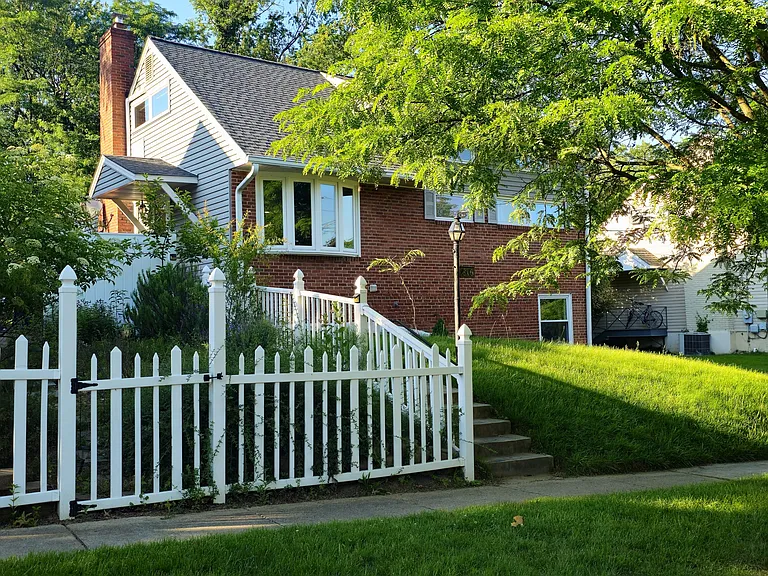 816 Crothers Ln — Photo 1