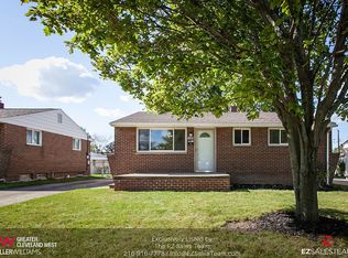 6392 Sandfield Dr, Brookpark, OH