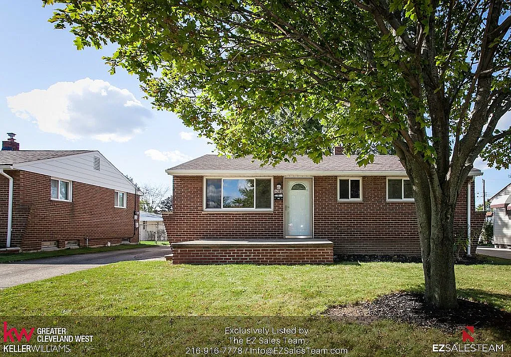 6392 Sandfield Dr photo 1