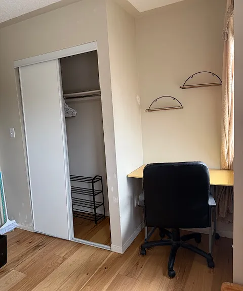 Bedroom B: $930 Private room with Queen sized bed