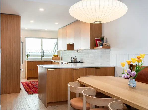 3385 Ontario St, Vancouver, BC V5V 5B9
