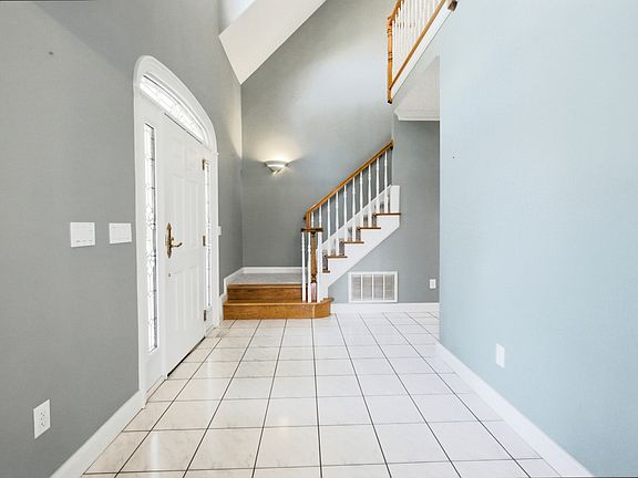 5th image of 2029 Mount Pleasant Rd