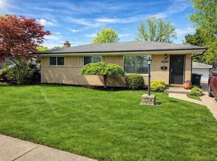 20525 Shores St, Saint Clair Shores, MI 48080