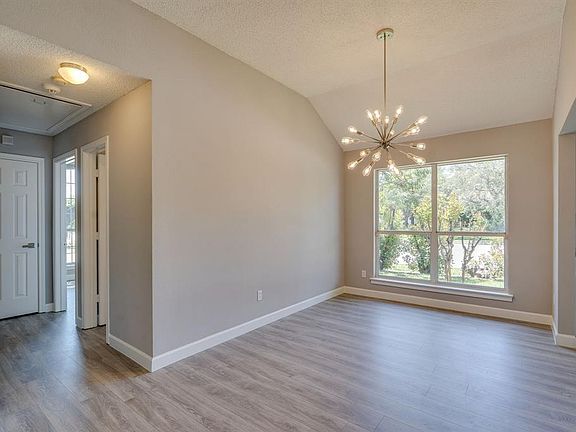 5th image of 812 Boxwood Dr