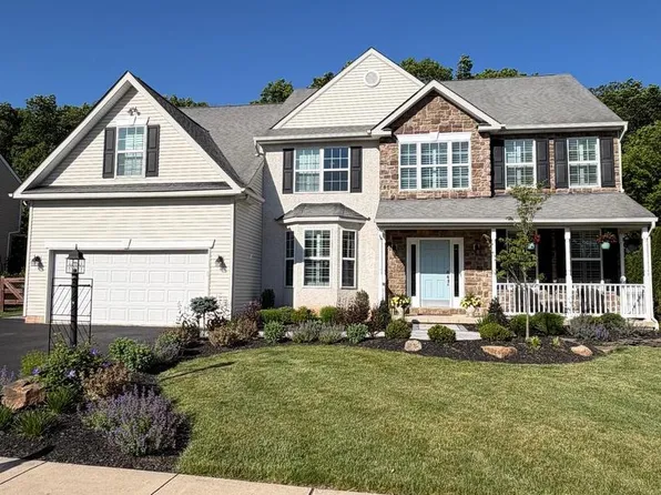1011 Creekview Dr, Pennsburg, PA 18073