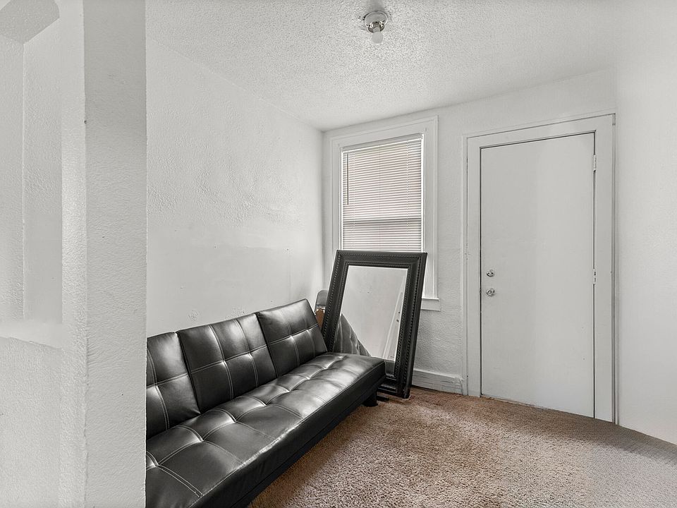 18701 Cherrylawn St, photo 20