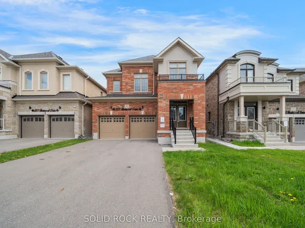 225 Fleetwood Dr, Oshawa, ON L1K 3E7